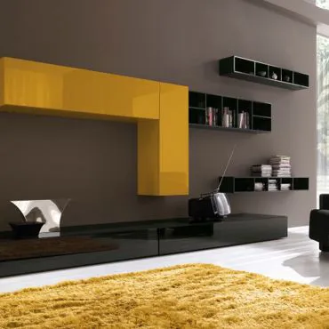 Soggiorno con tappeto giallo